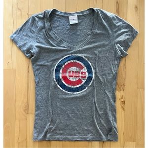 Chicago Cubs Grey VNeck Tee Medium